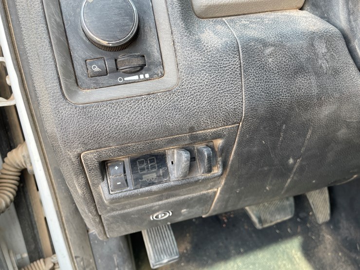 2012-dodge-2500-image-21