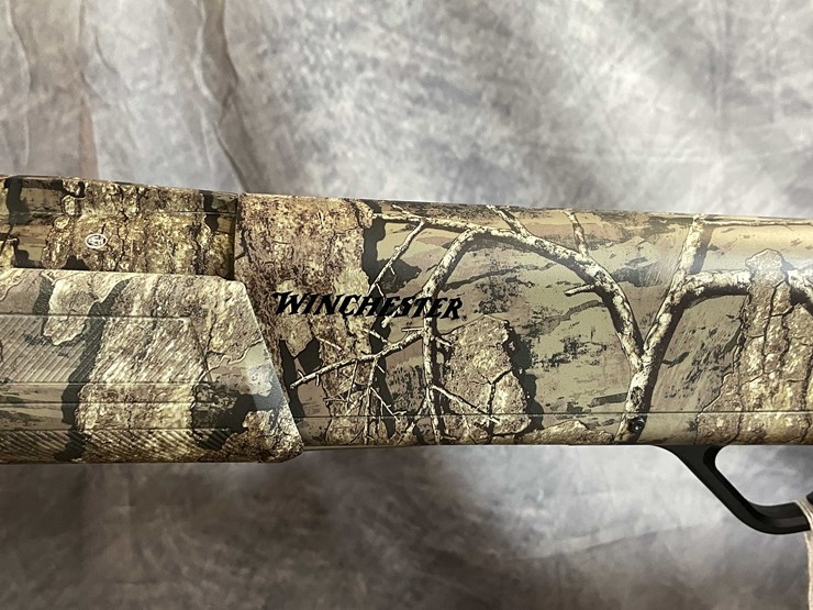 #2379-•-winchester-sx4-12-ga.-semi-auto-shotgun,-sn:-pt19451yw11k-image-12
