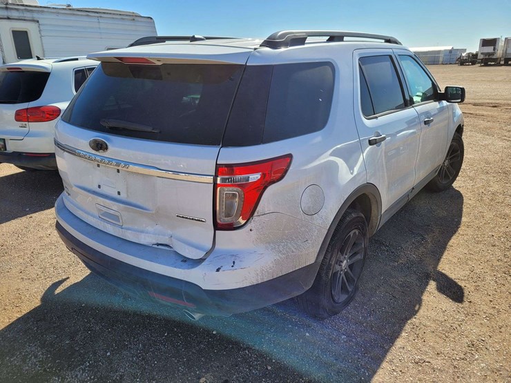 2014-ford-explorer-image-5