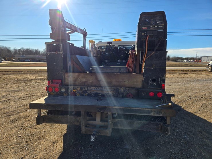 1996-freightliner-fl70-image-13