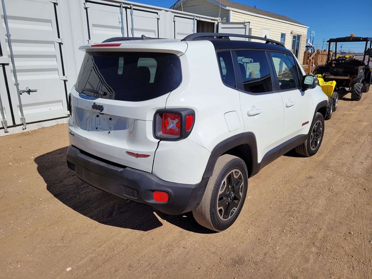 2016-jeep-renegade-trailhawk-image-5