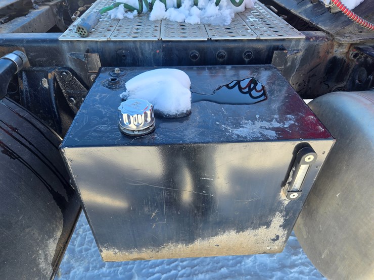 1996-peterbilt-385-image-90