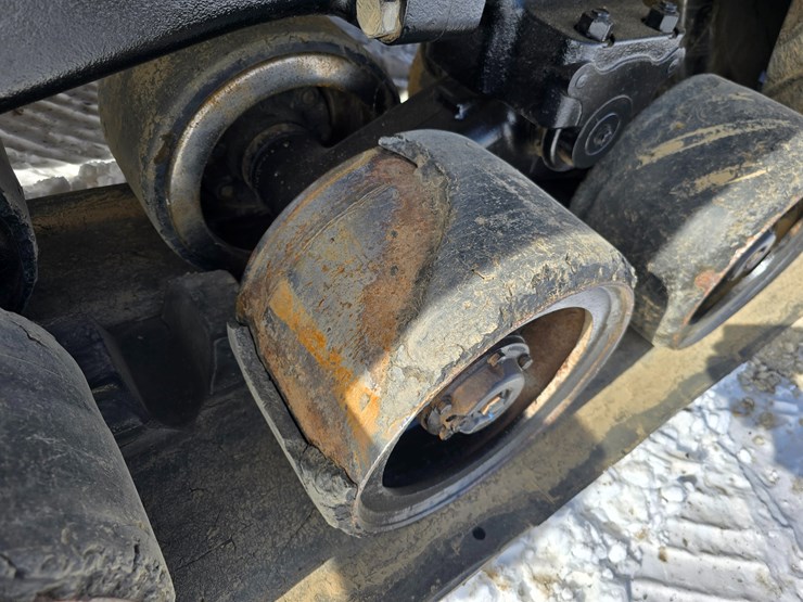 2003-challenger-mt855-image-34