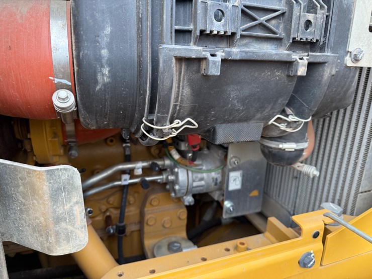 2023-caterpillar-953-image-80