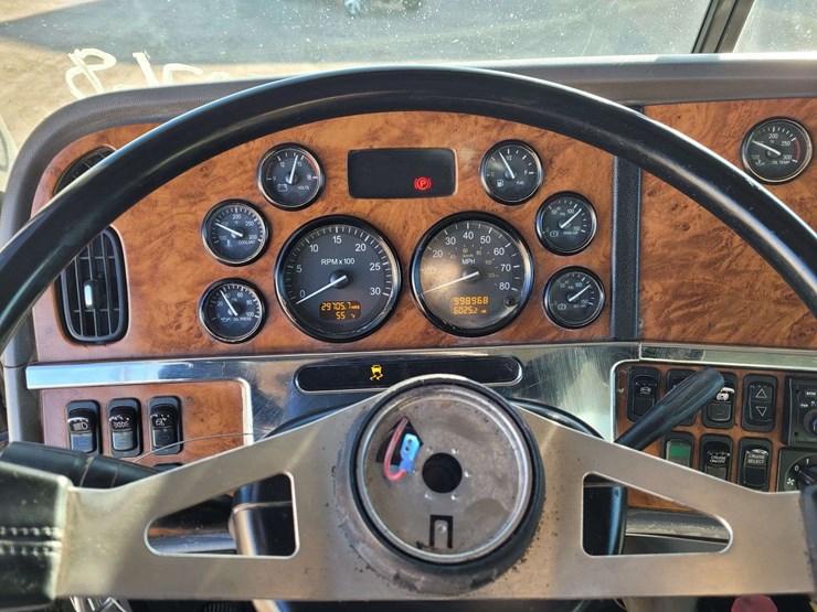 2007-peterbilt-386-image-19