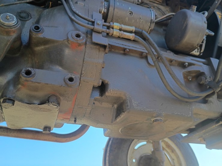 1983-massey-ferguson-240-image-25