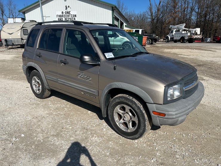 2003-chevrolet-tracker-image-13