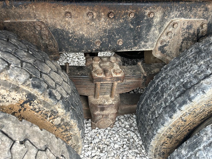 1988-peterbilt-357-image-46