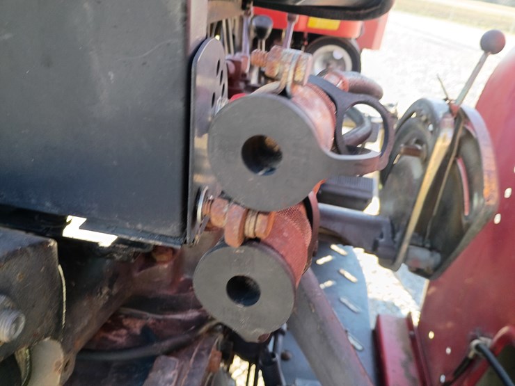 1983-massey-ferguson-240-image-50