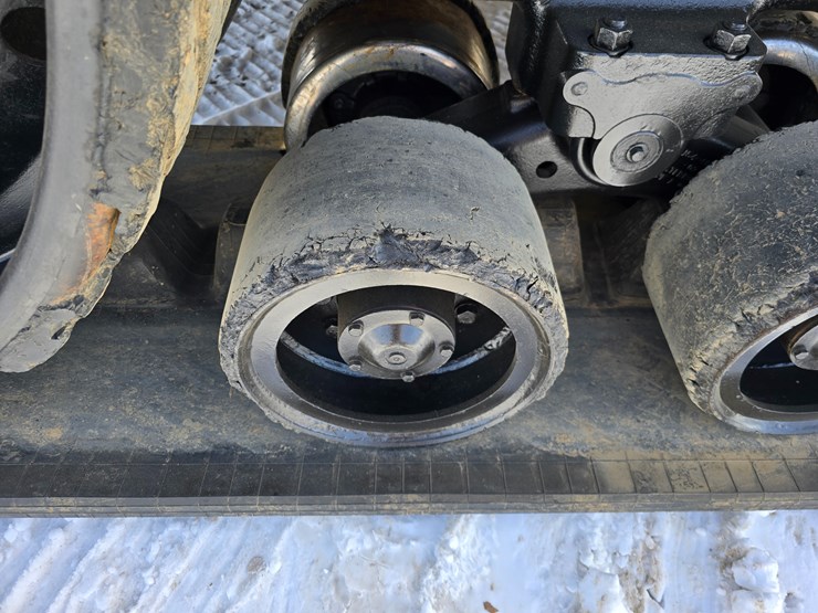 2003-challenger-mt855-image-54