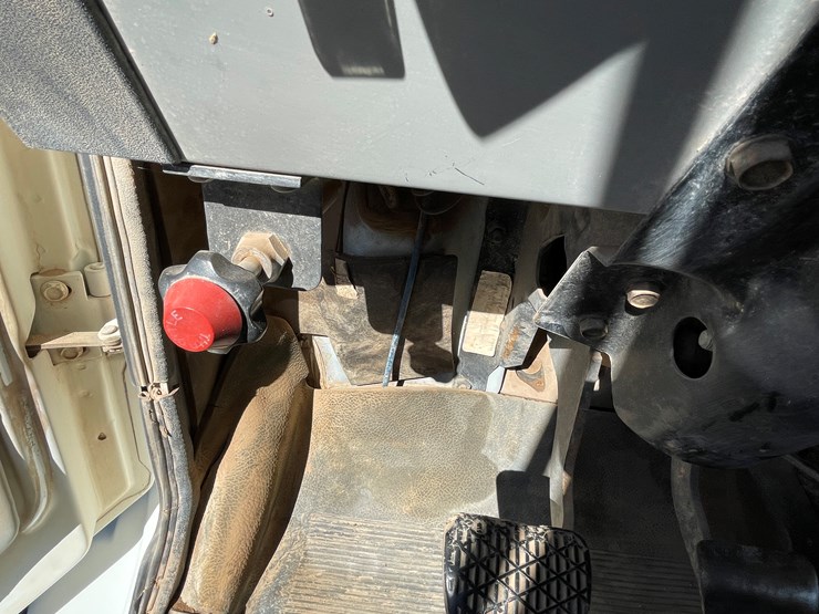 1996-freightliner-fl80-image-79