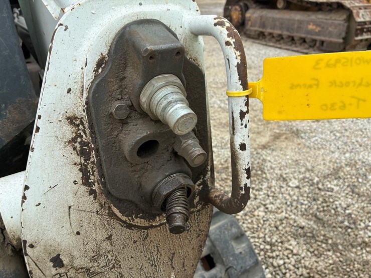 bobcat-t630-image-18