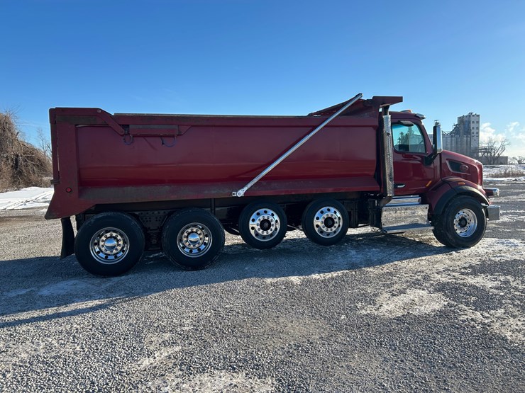 2015-peterbilt-567-image-28