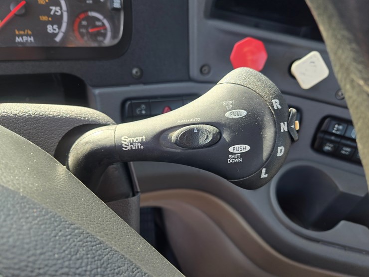 2012-freightliner-cascadia-113-image-67