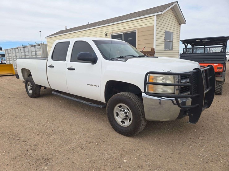2009-chevrolet-silverado-2500-image-2