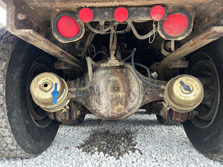 1988-peterbilt-357-image-44