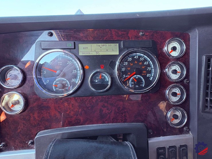 2018-freightliner-sd122-tri-axle-dump-truck-image-58