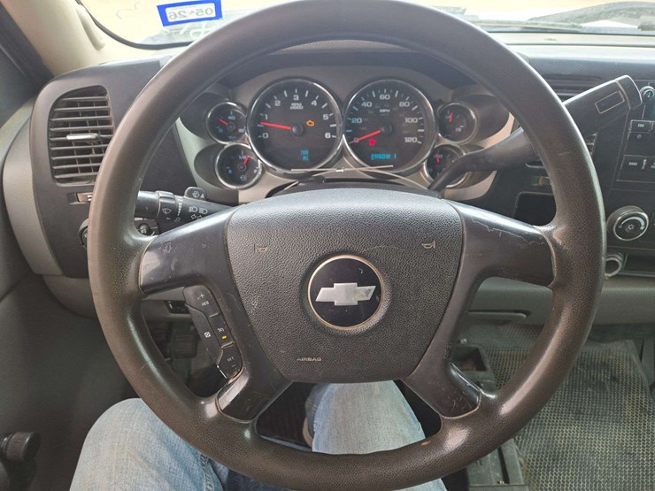 2009-chevrolet-silverado-2500-image-16