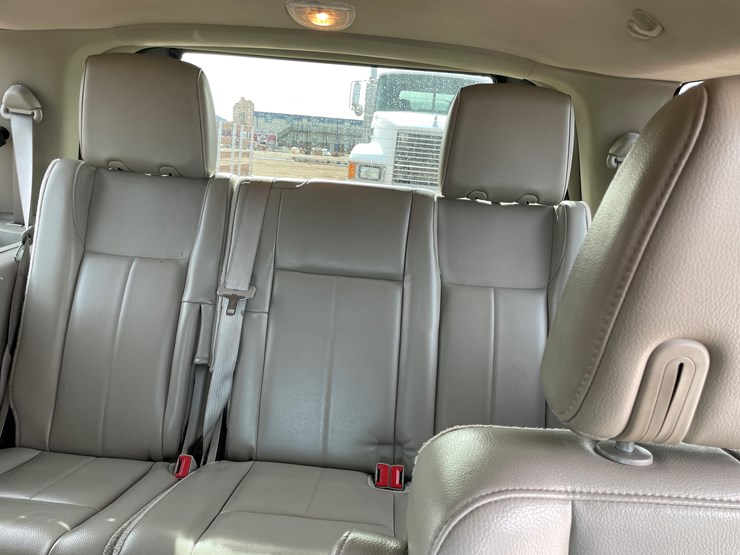 2013-ford-expedition-limited-image-8