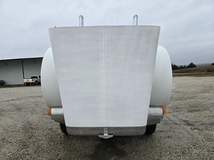 2007-peterbilt-379-image-38