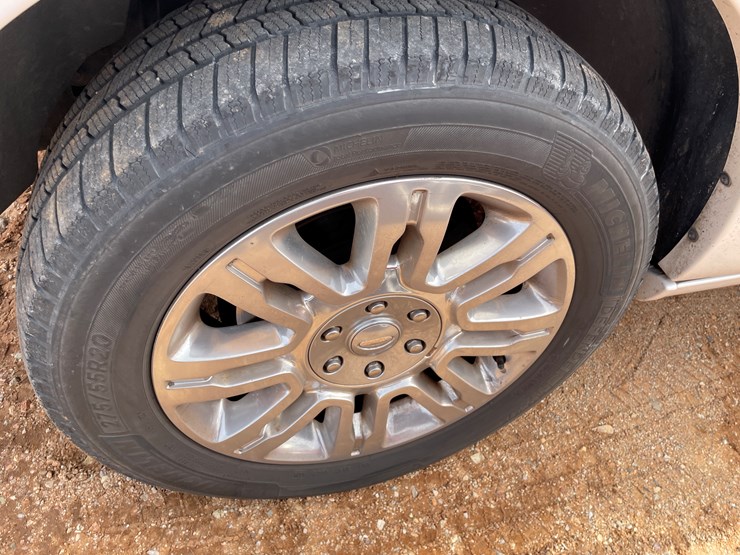 2013-ford-expedition-limited-image-32