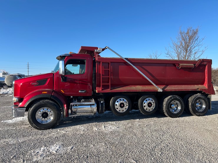 2015-peterbilt-567-image-6