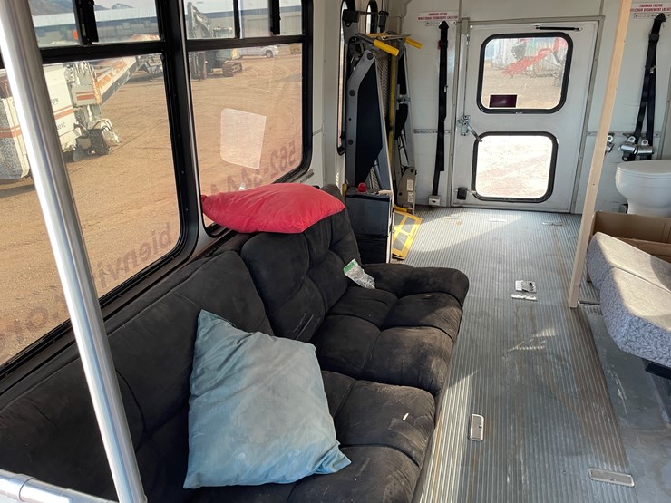 2009-ford-e350-image-19