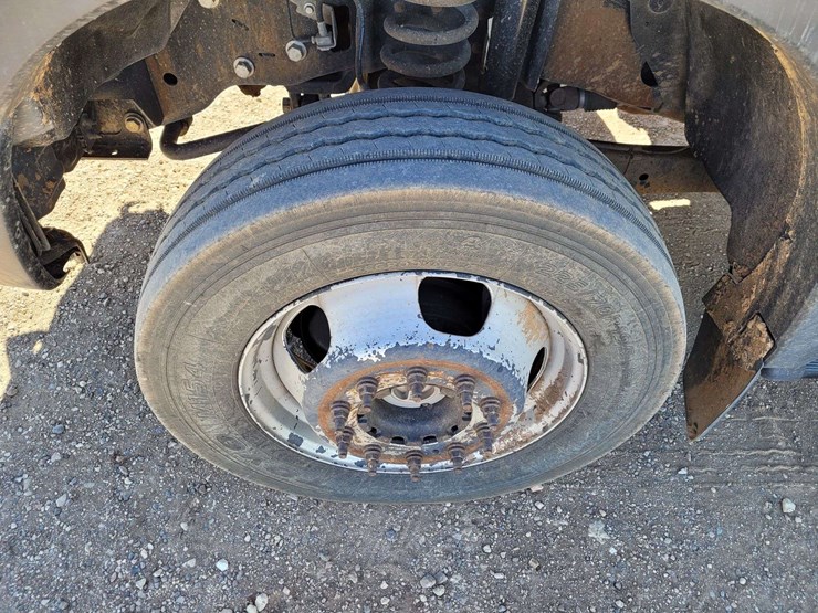 2016-ford-f550-image-27