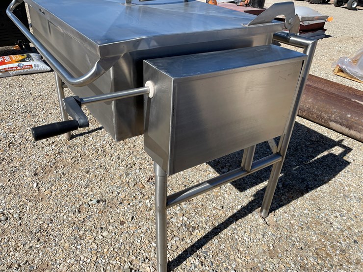 #3190-•-tilt-kettle-image-5