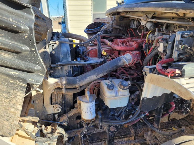 2016-freightliner-m2-106-image-23