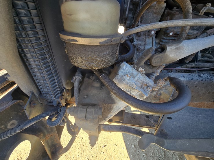 2002-freightliner-columbia-120-image-36