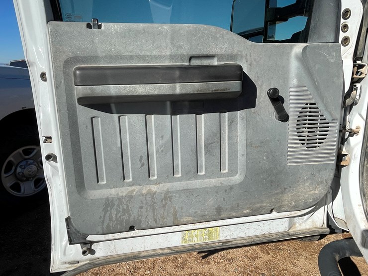 2013-ford-f450-image-45