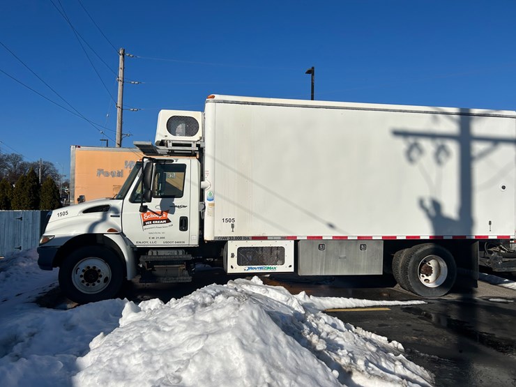 2010-international-durastar-4300-image-4