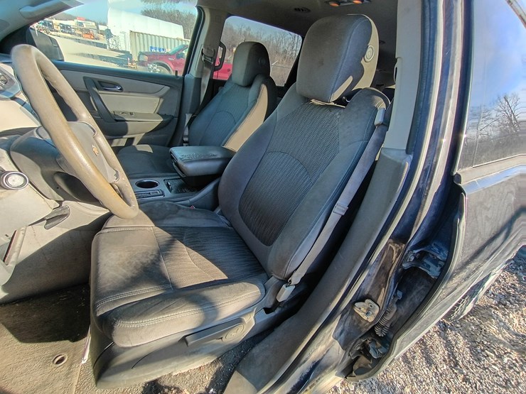 2013-chevrolet-traverse-image-22