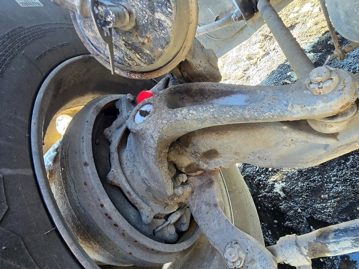 2012-freightliner-coronado-132-image-45