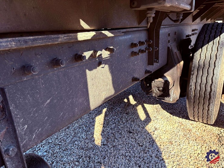 1999-peterbilt-357-image-29