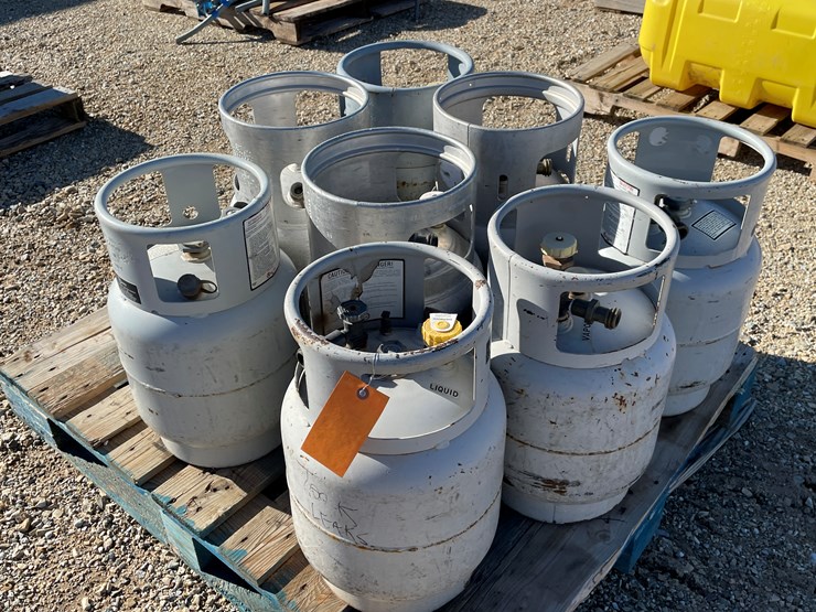 #3123-•-forklift-propane-tanks-image-3