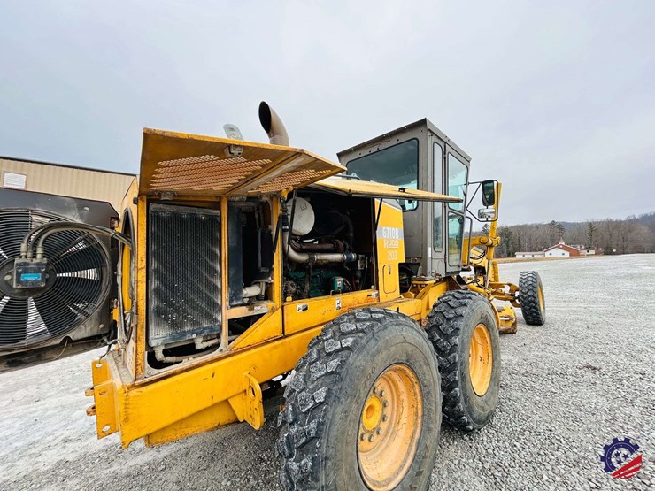 2003-volvo-g710b-image-131