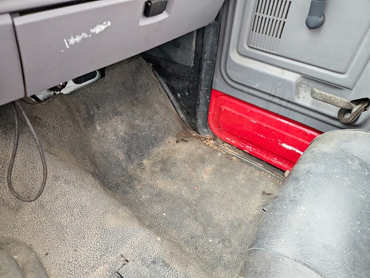 1998-ford-f700-image-50