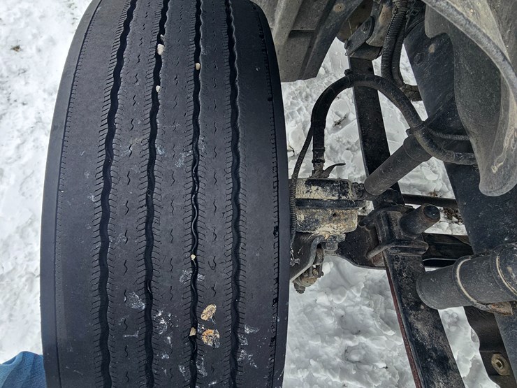 2007-freightliner-columbia-120-image-50