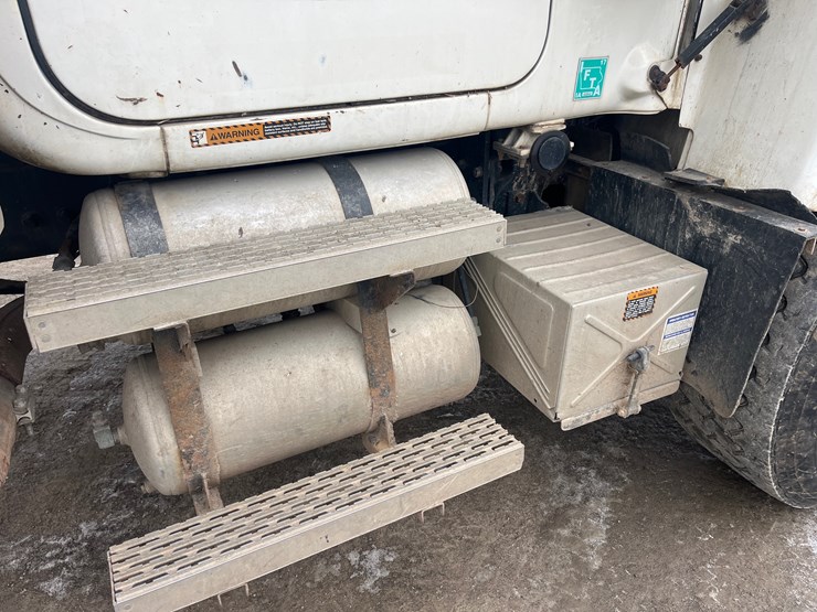 1998-mack-rd690s-image-35