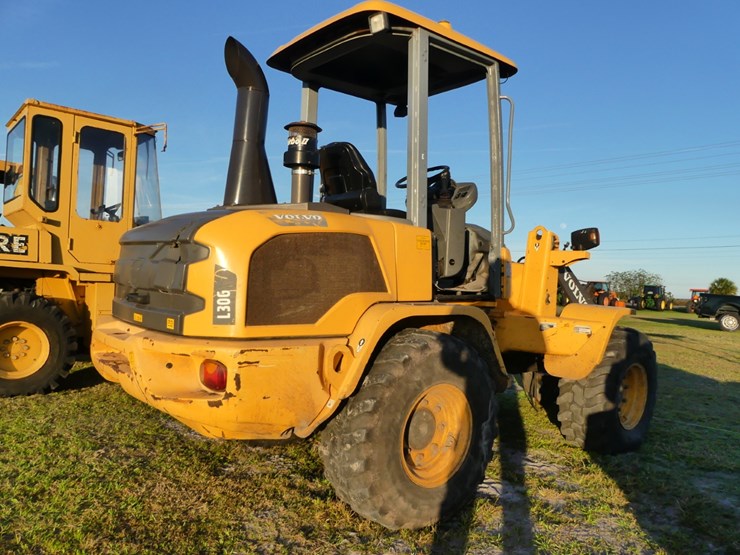 2015-volvo-l30gs-image-4