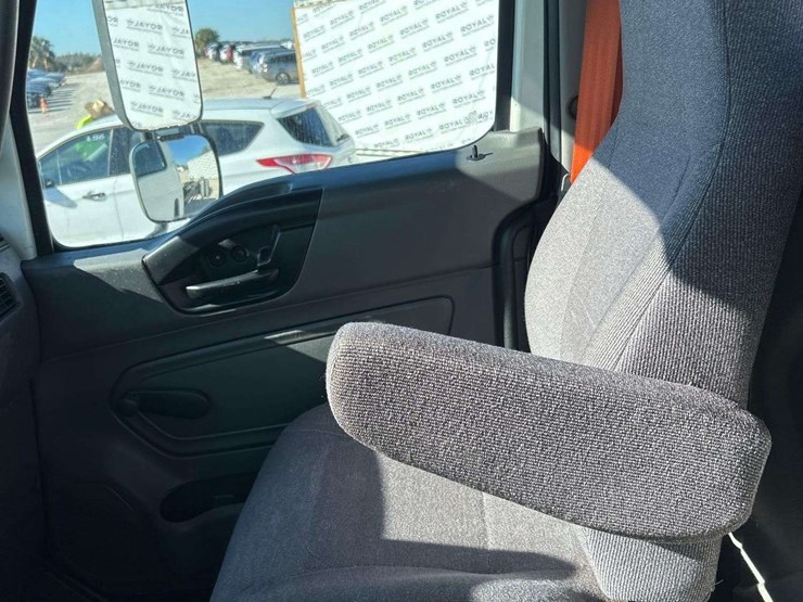 2020-international-mv607-image-18