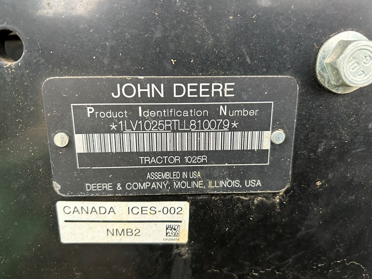2020-john-deere-1025r-image-30