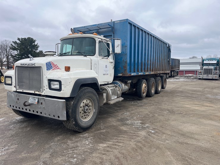 1998-mack-rd690s-image-1