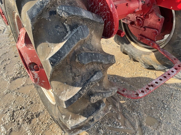 1957-mccormick-farmall-130-image-24