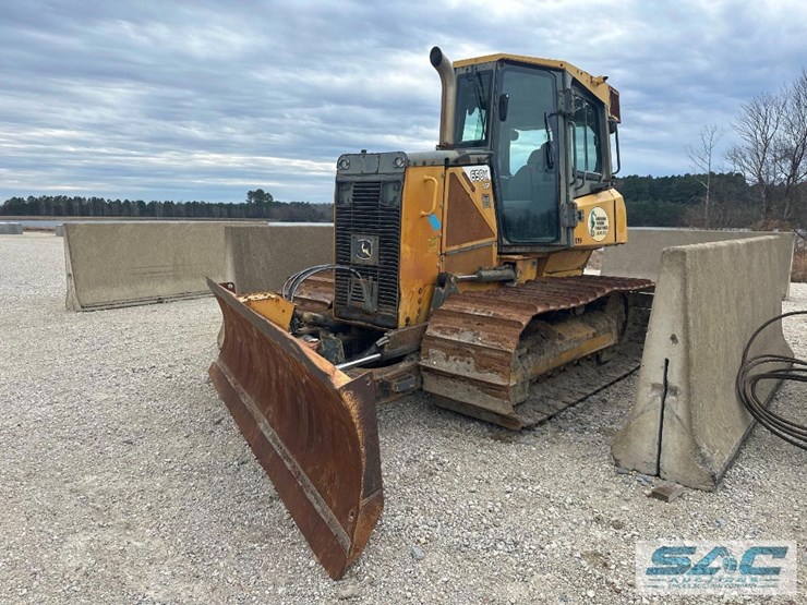 2015-deere-650k-lgp-image-1