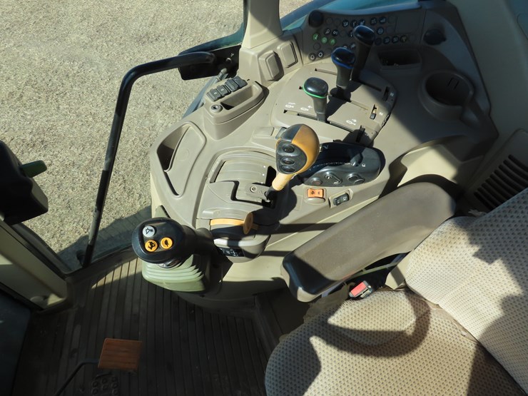 2020-john-deere-6120m-image-12