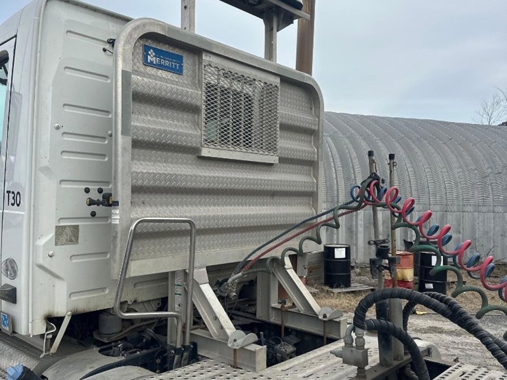 2017-volvo-vnl64-t/a-truck-tractor-image-9