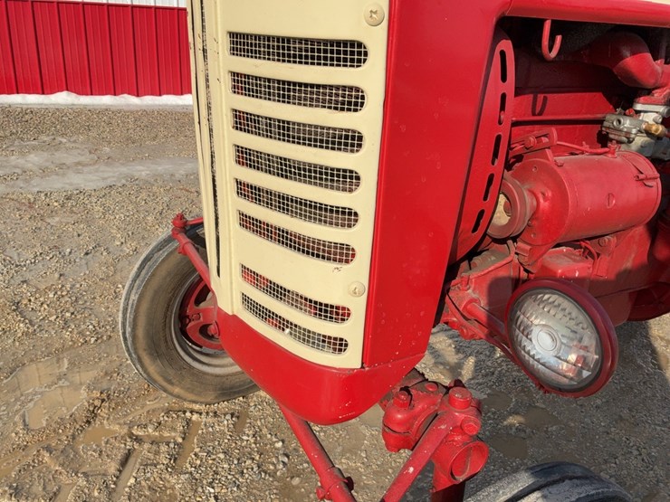1957-mccormick-farmall-130-image-12
